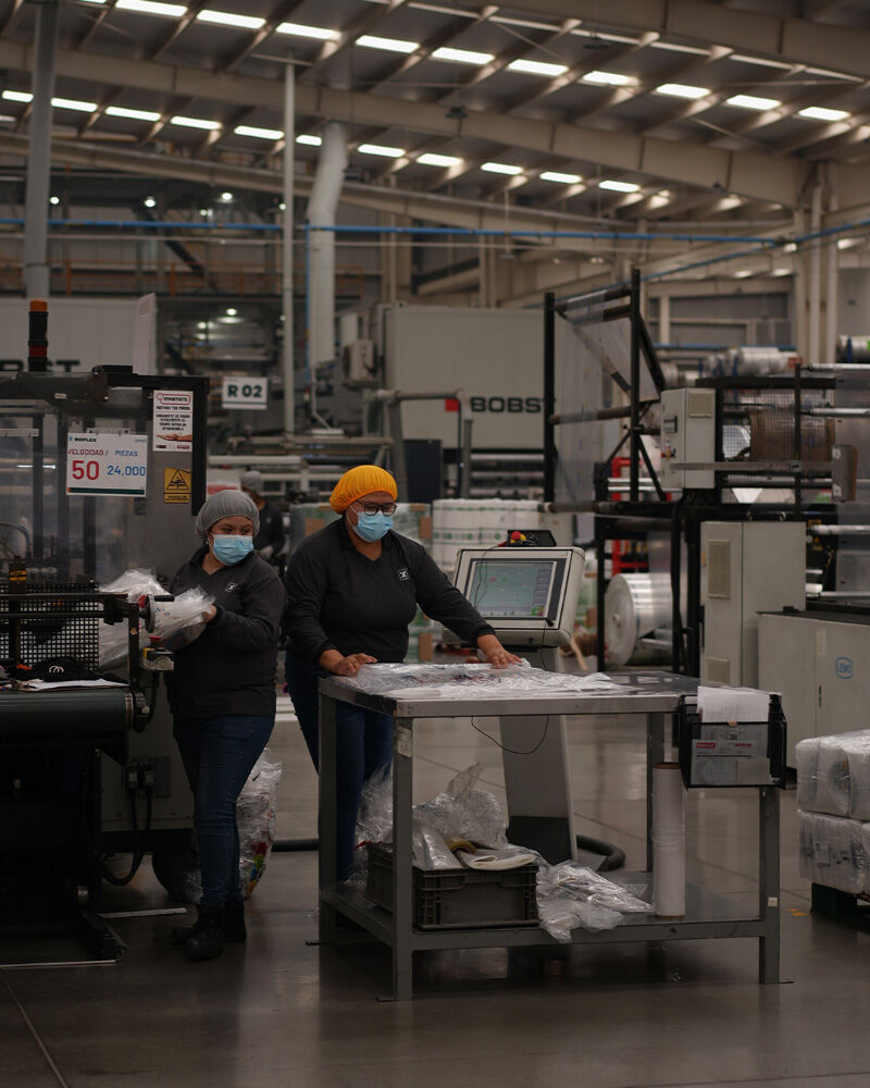 Bioflex Mitarbeiterinnen bei der Arbeit