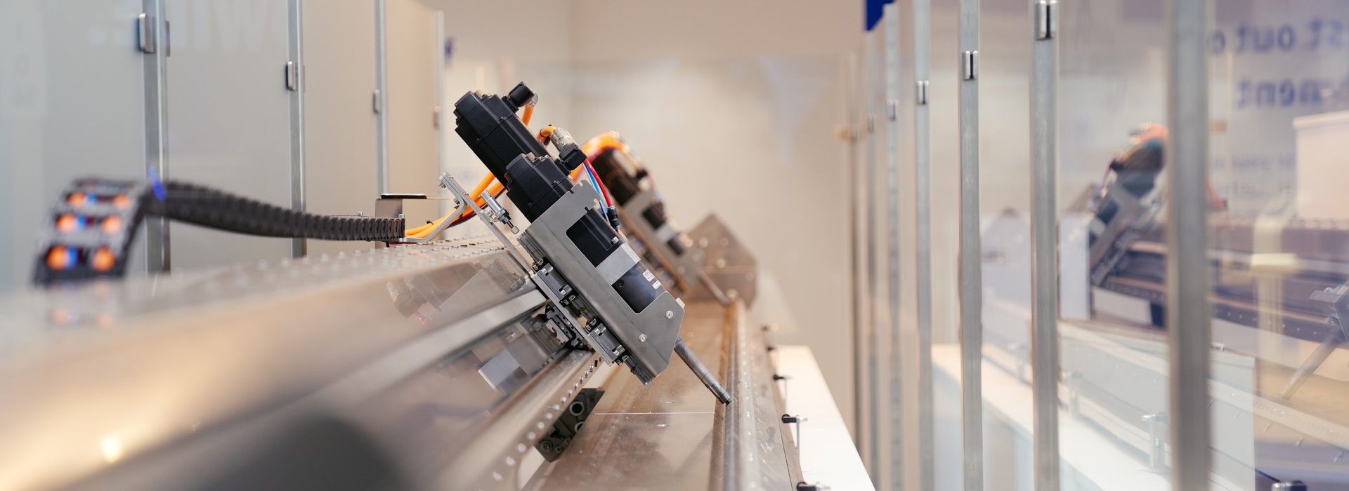 Extrusion Feedblock und Düse automatisiert einstellen Reifenhauser