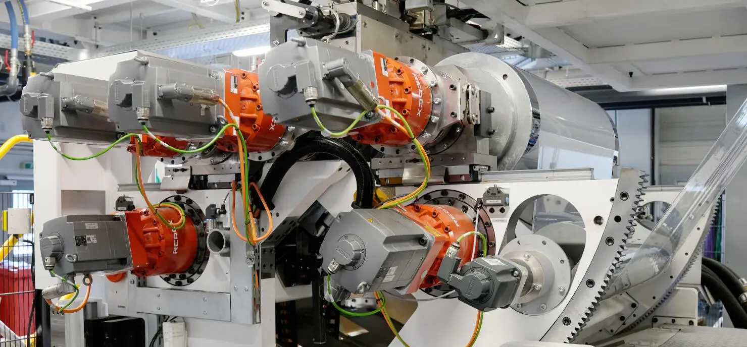 Downgauging without compromise: the new EVEREX HYBRID polishing stack 